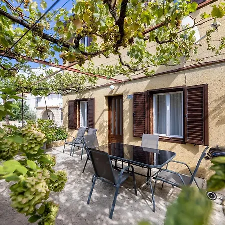 Apartament Ruza By El-pi Tours Nijvice