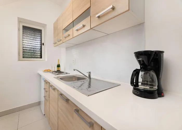 Ruza By El-pi Tours * Njivice