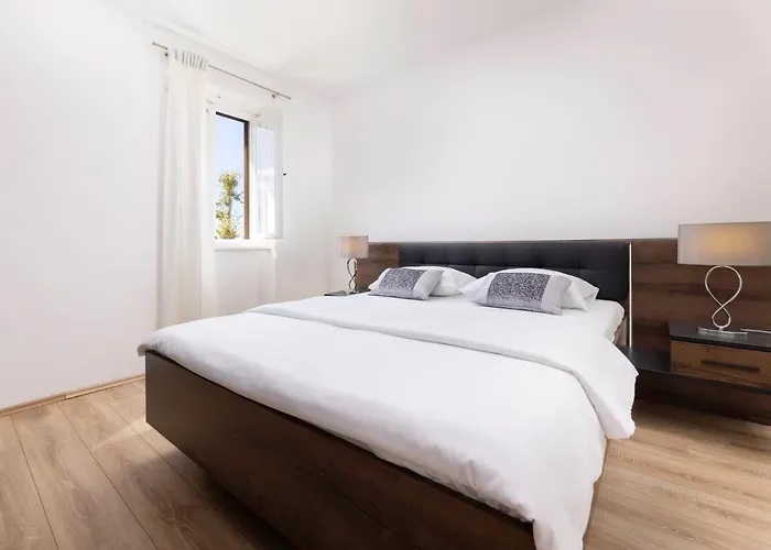 Apartament Ruza By El-pi Tours *