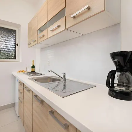 Ruza By El-pi Tours * Njivice